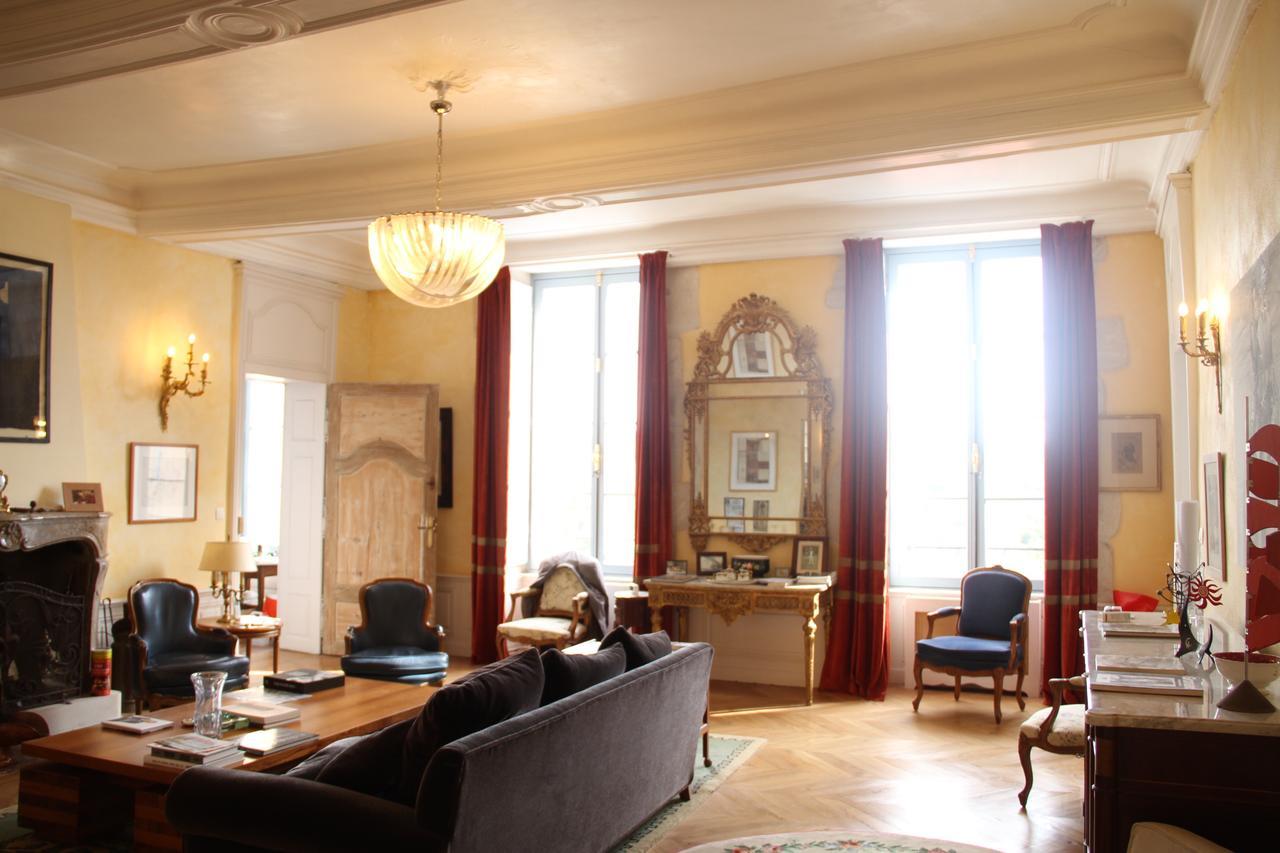 スミュール・アン・ノーソワ La Fontaignotte Bed & Breakfast エクステリア 写真